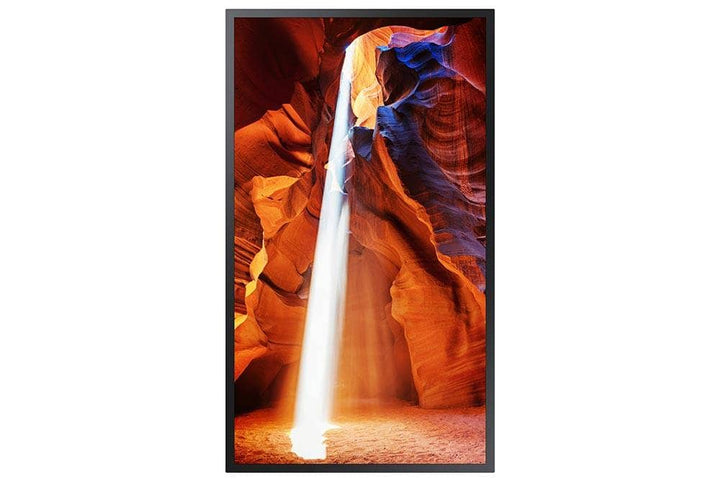 Samsung’s 55″ OMN series was designed with a storefront window display in mind